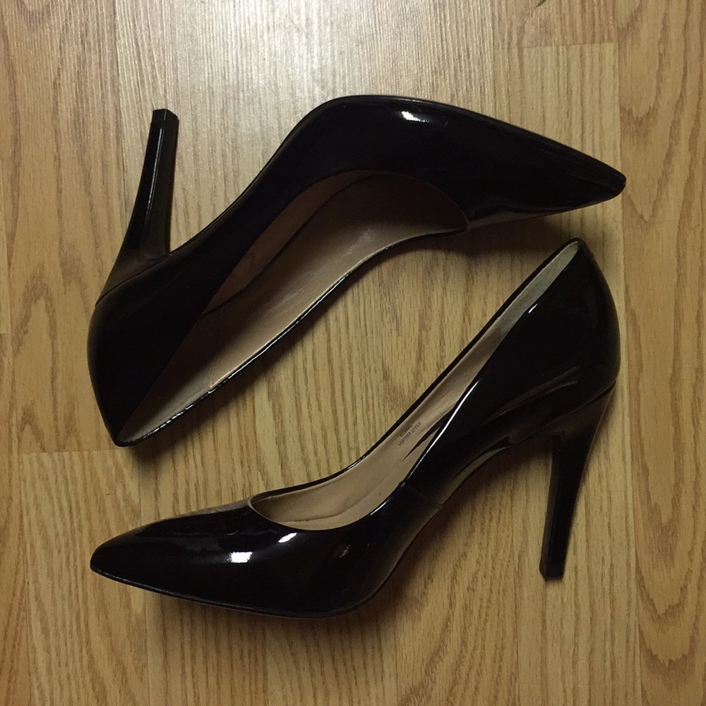 Isaac Mizrahi New York Pointed Toe Black Heels